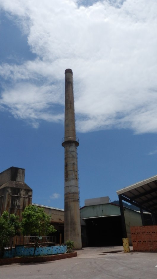 日丰砖仔窑的四十年老烟囱 摄影:日丰砖仔窑