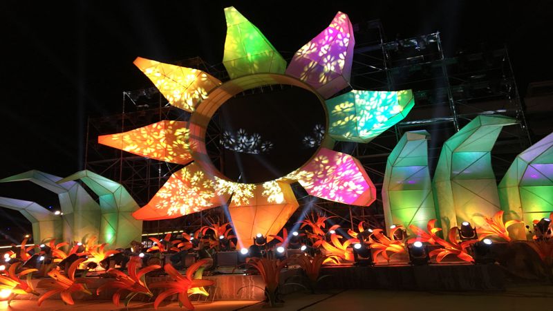 主題燈飾「花現針愛」於太平洋花彩節期間每晚展演八場