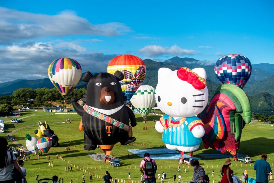 2021年登場的Hello Kitty熱氣球與高人氣的喔熊球