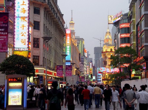 南京路步行街-華燈初上的人潮