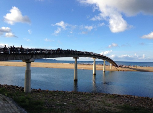 福隆海水浴场-跨越内滩的大桥